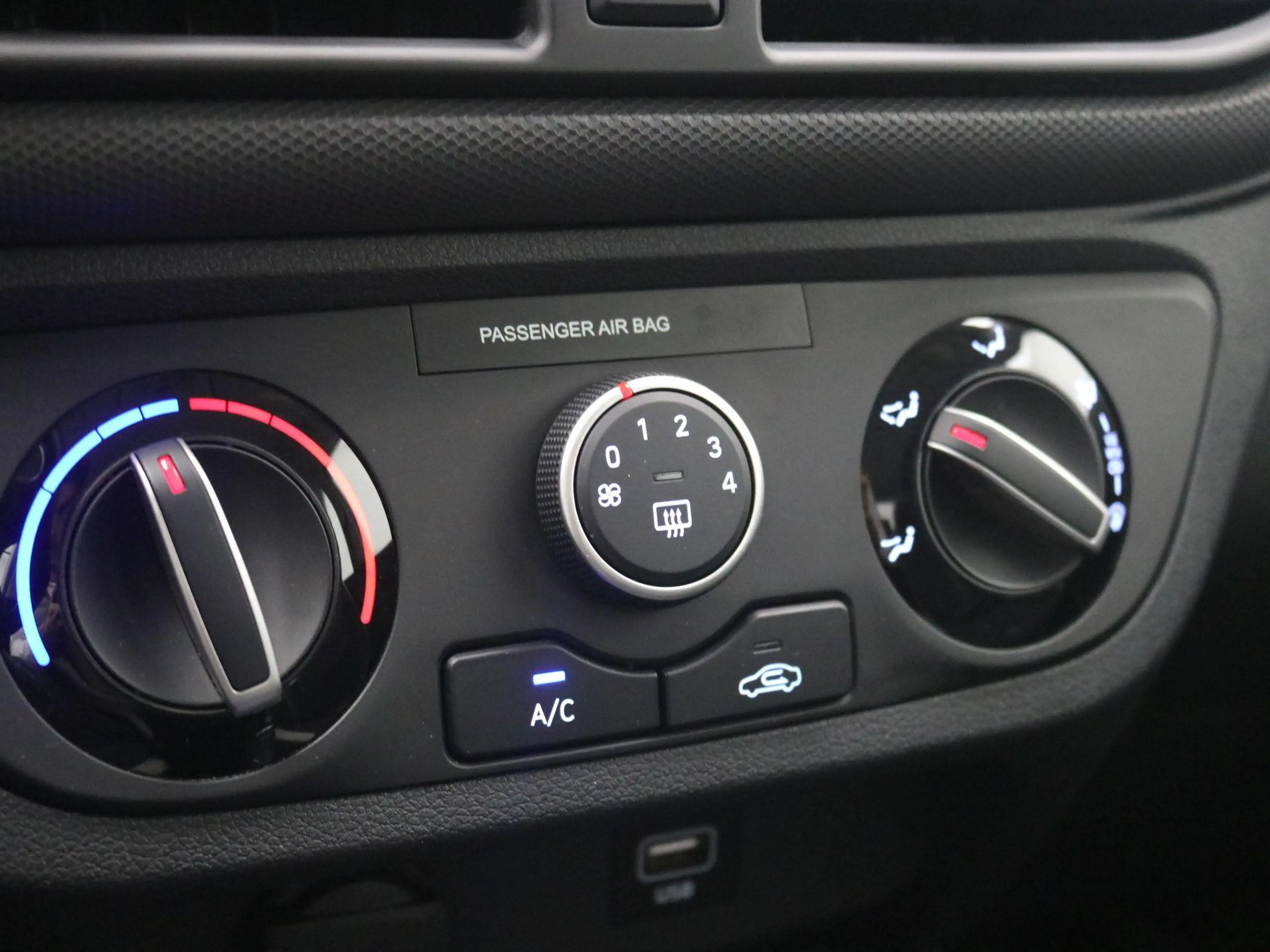 Hyundai i10 1.0 Comfort Smart 5-zits Automaat/ Navigatie / Air — photo 26