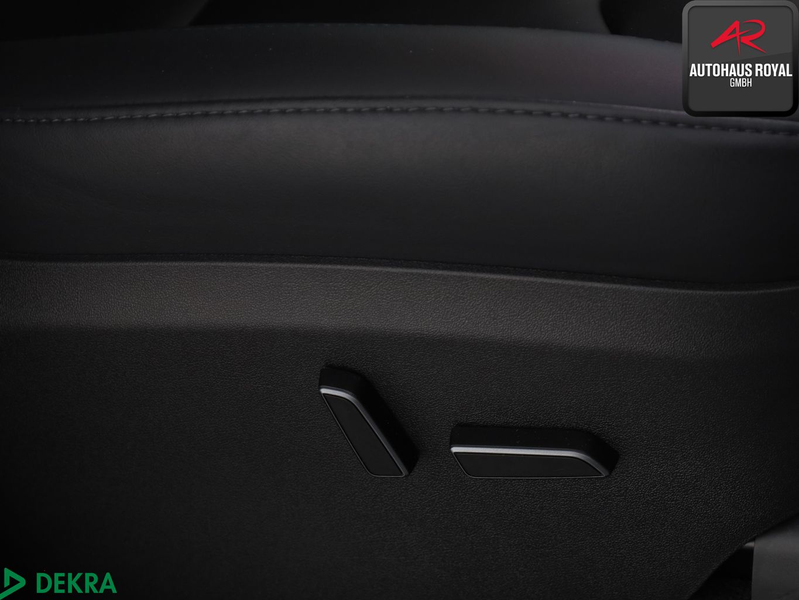 Tesla Model Y Model Y PERFORMANCE Dual Motor AWD PANO,360GRAD — photo 12