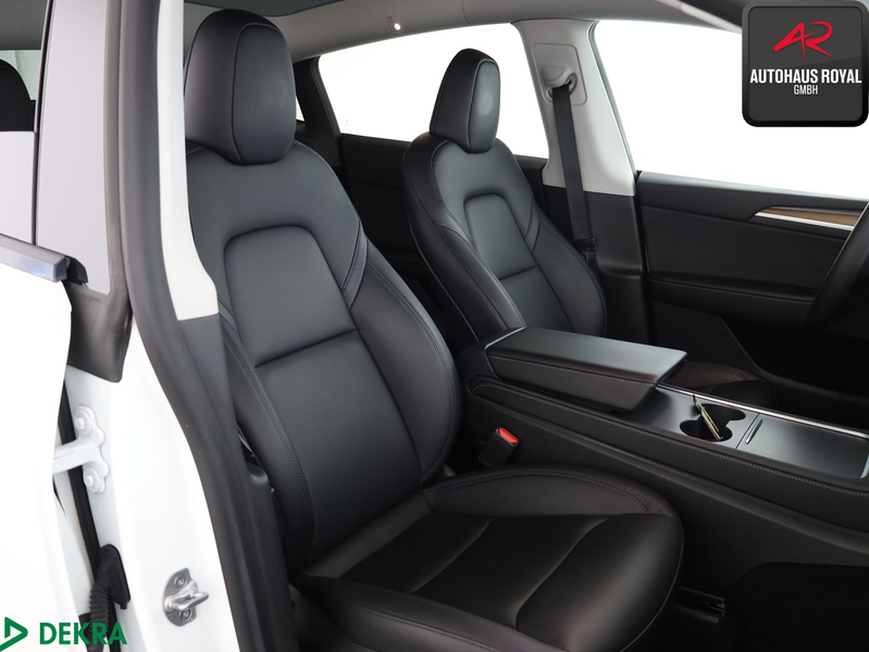 Tesla Model Y Model Y PERFORMANCE Dual Motor AWD PANO,360GRAD — photo 11