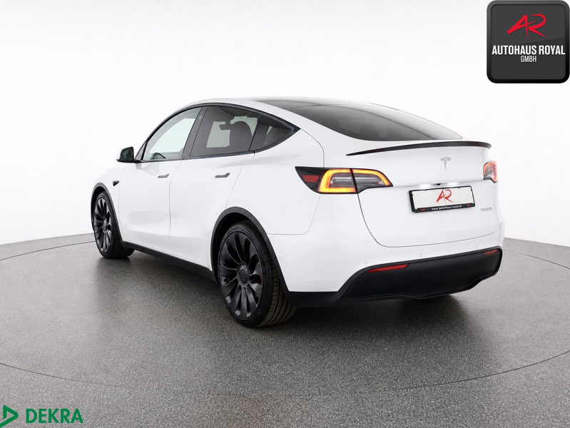 Tesla Model Y Model Y PERFORMANCE Dual Motor AWD PANO,360GRAD — photo 3
