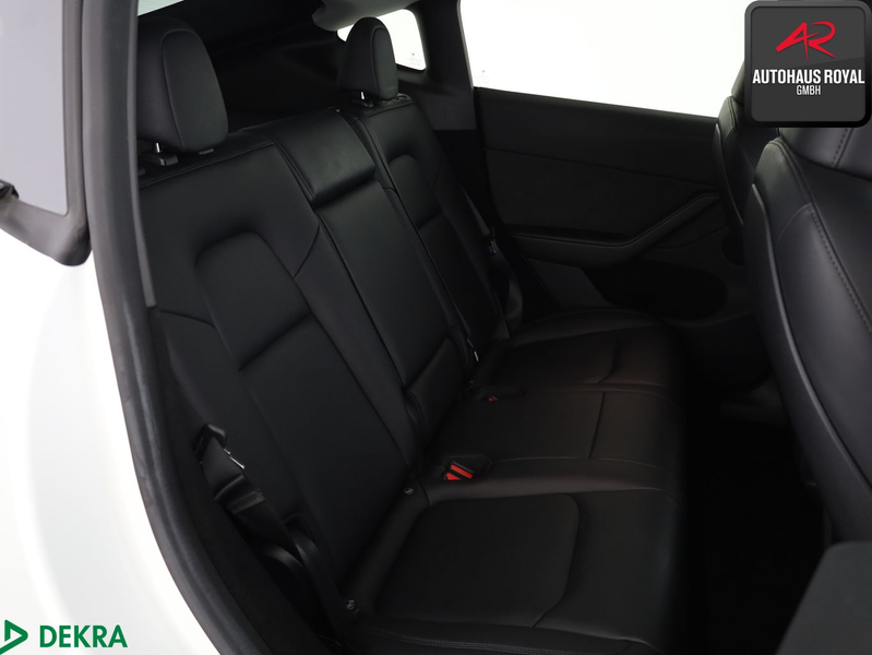 Tesla Model Y Model Y PERFORMANCE Dual Motor AWD PANO,360GRAD — photo 13