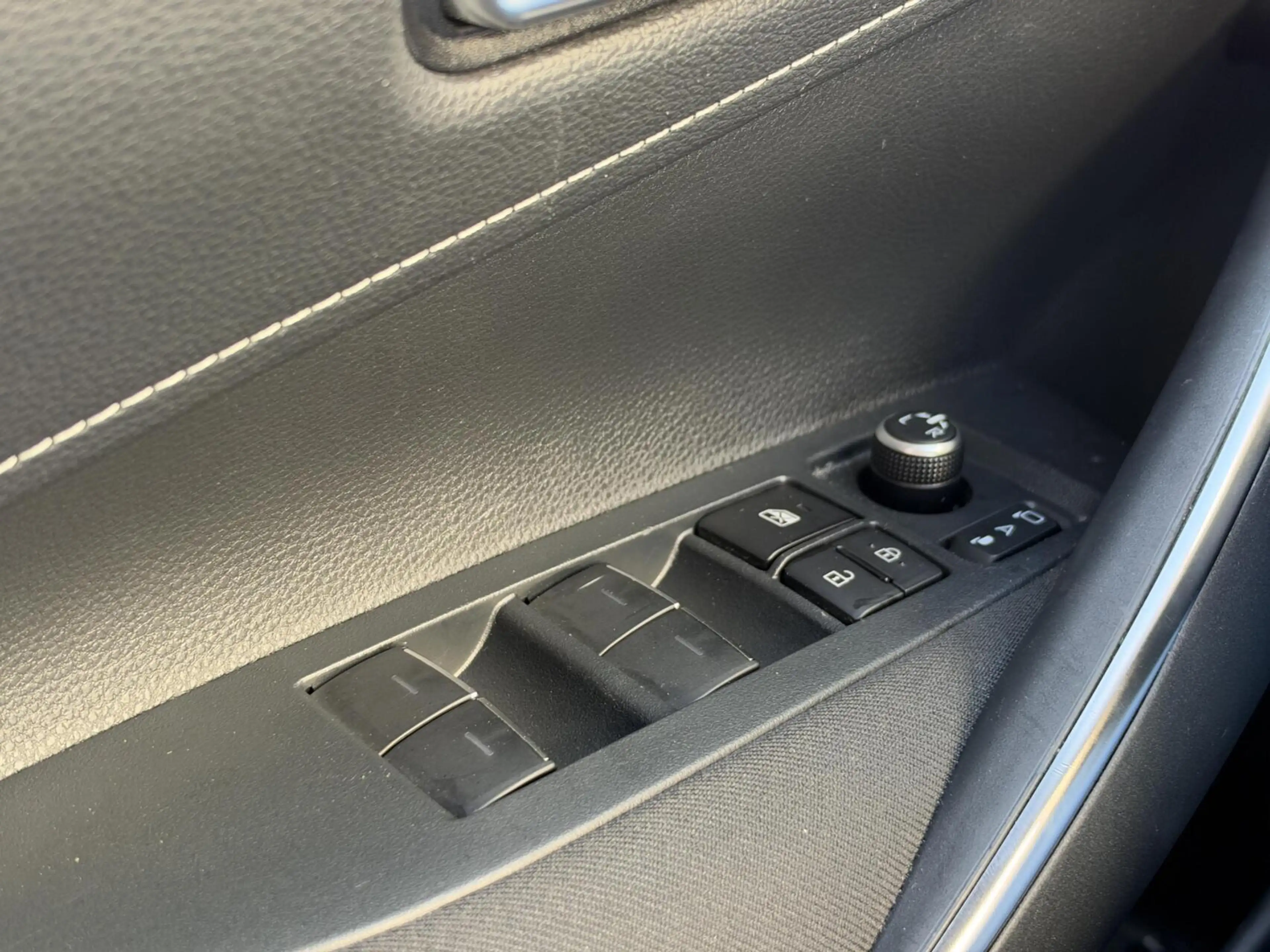 Toyota Corolla 1.8 Hybrid Dynamic|NL-Auto|Trekhaak — photo 32