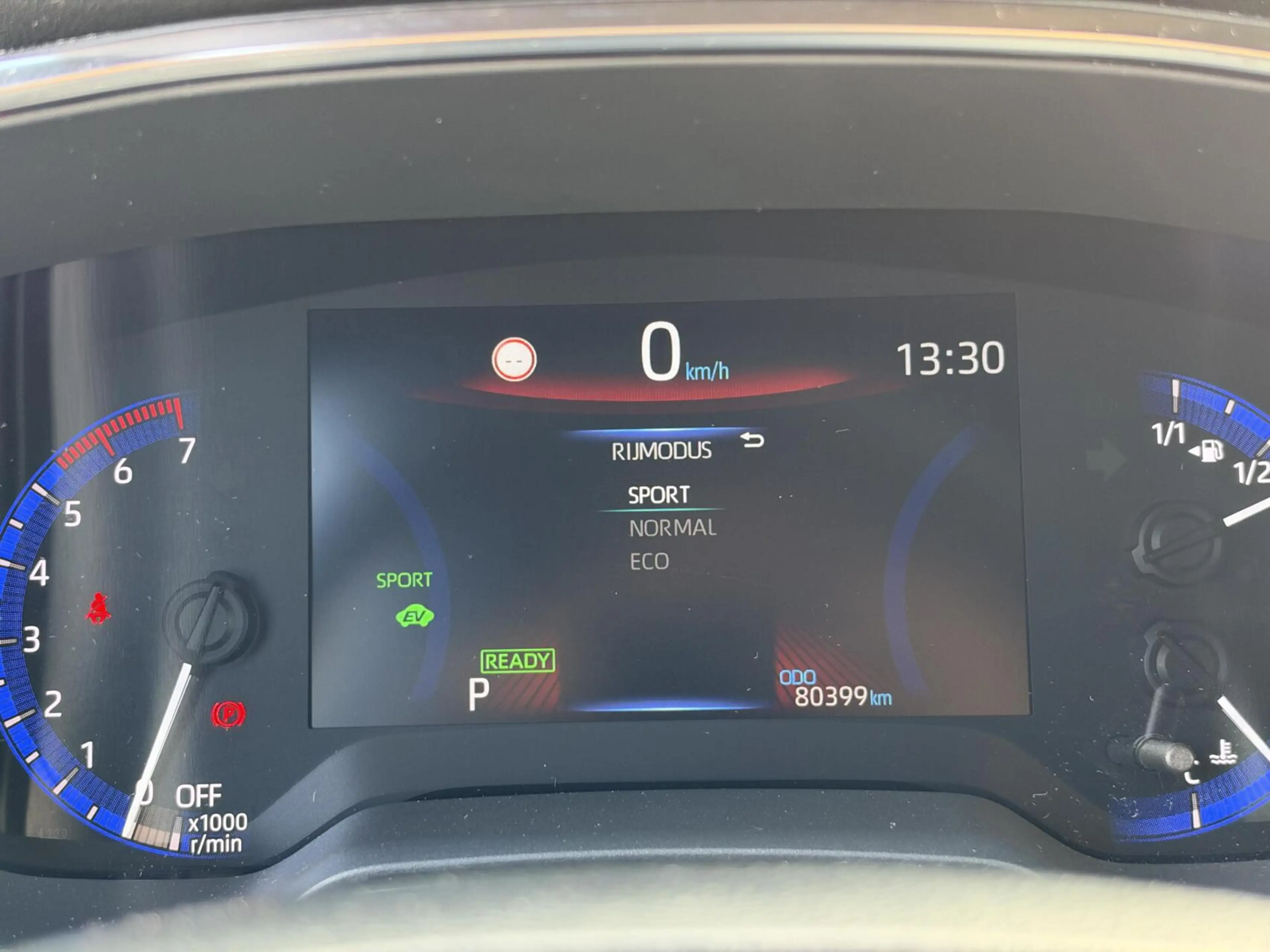 Toyota Corolla 1.8 Hybrid Dynamic|NL-Auto|Trekhaak — photo 25