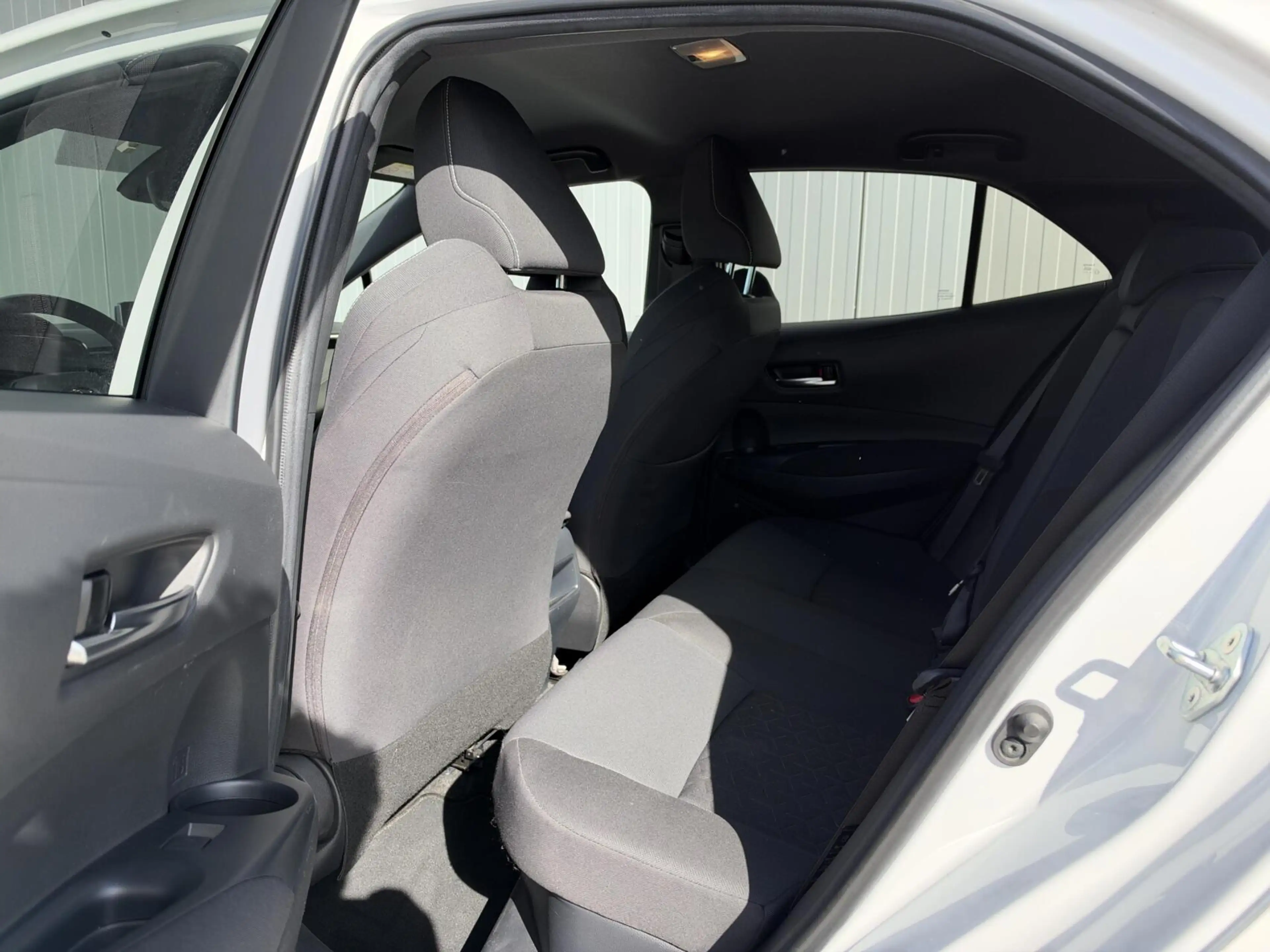 Toyota Corolla 1.8 Hybrid Dynamic|NL-Auto|Trekhaak — photo 20