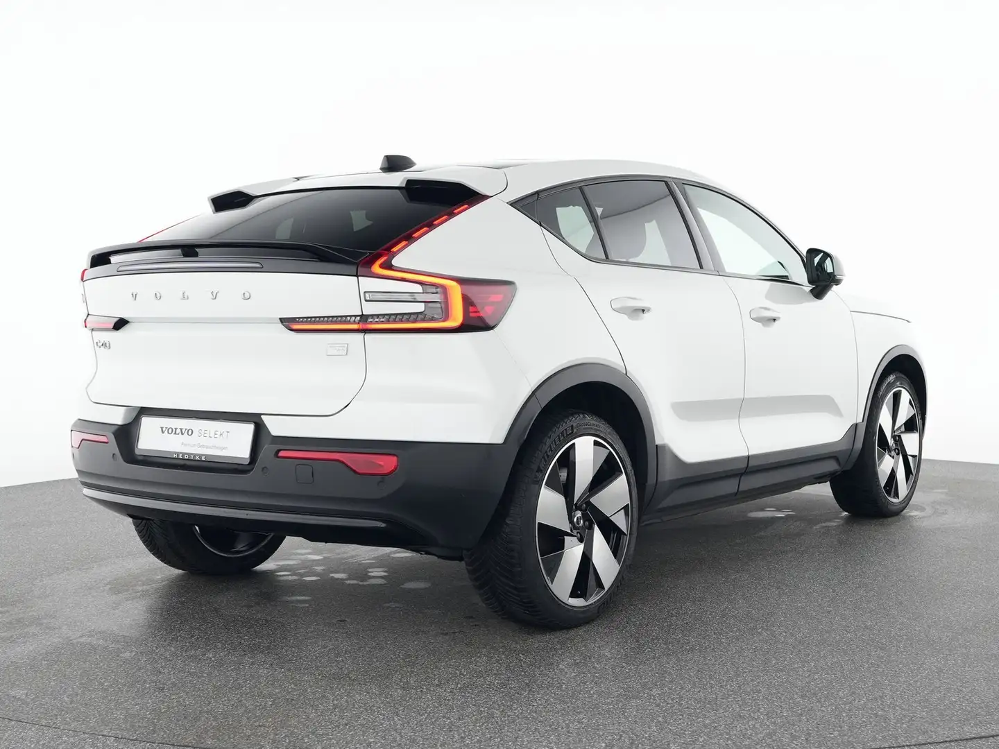 Volvo C40 Recharge TWIN AWD Ultimate 20"+AHK+H&K+360° Weiß - 2