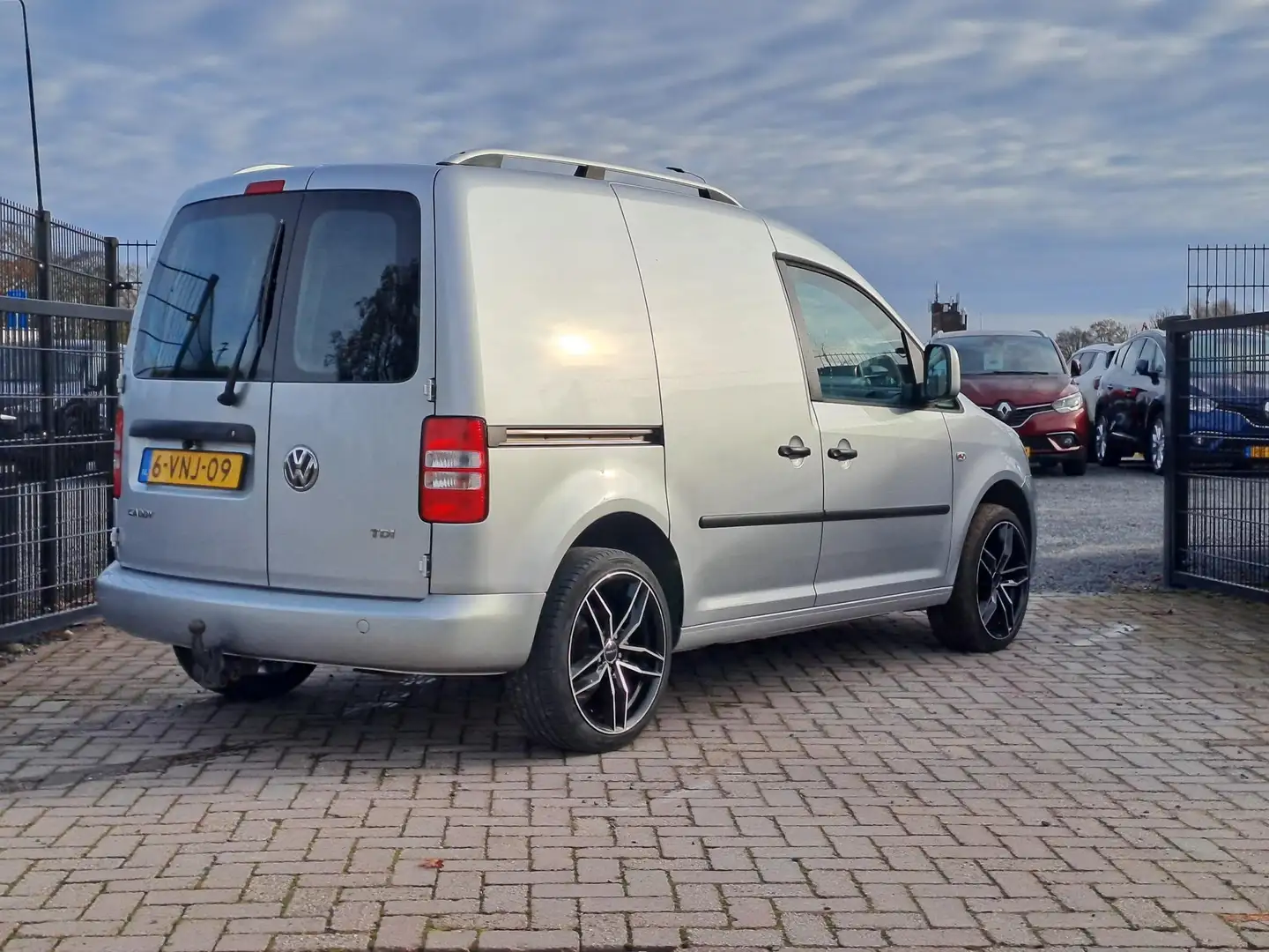 Volkswagen Caddy 1.6 TDI MK3 GP Cargo Trekhaak, Airco, Verdiept Tus Zilver - 2