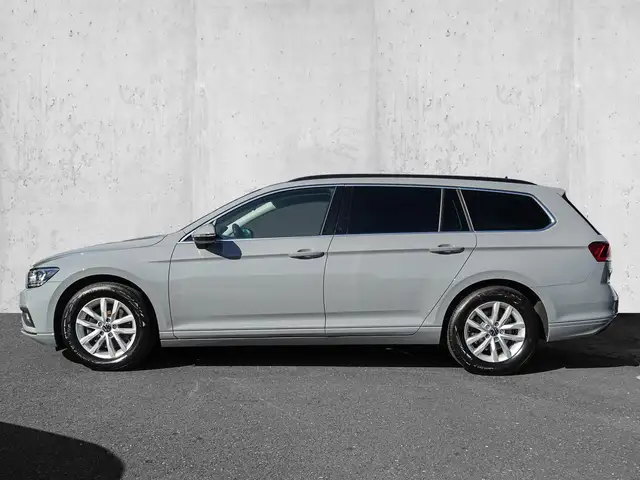 Volkswagen Passat view 5
