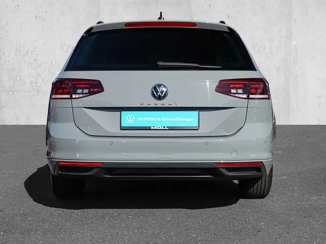 Volkswagen Passat view 6