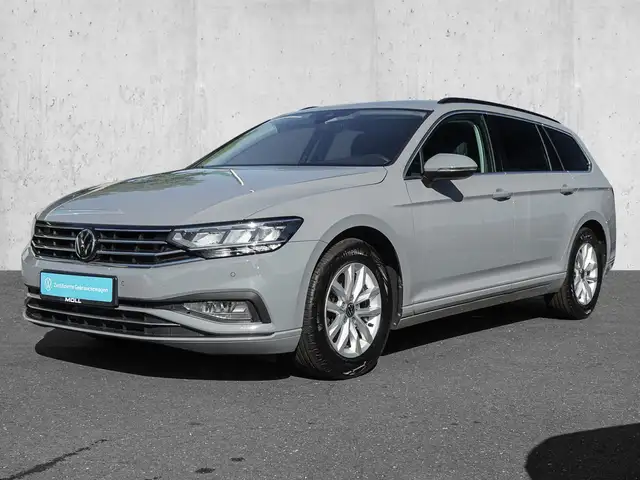 Volkswagen Passat view 2