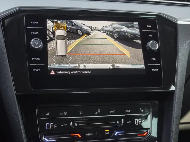 Volkswagen Passat view 13
