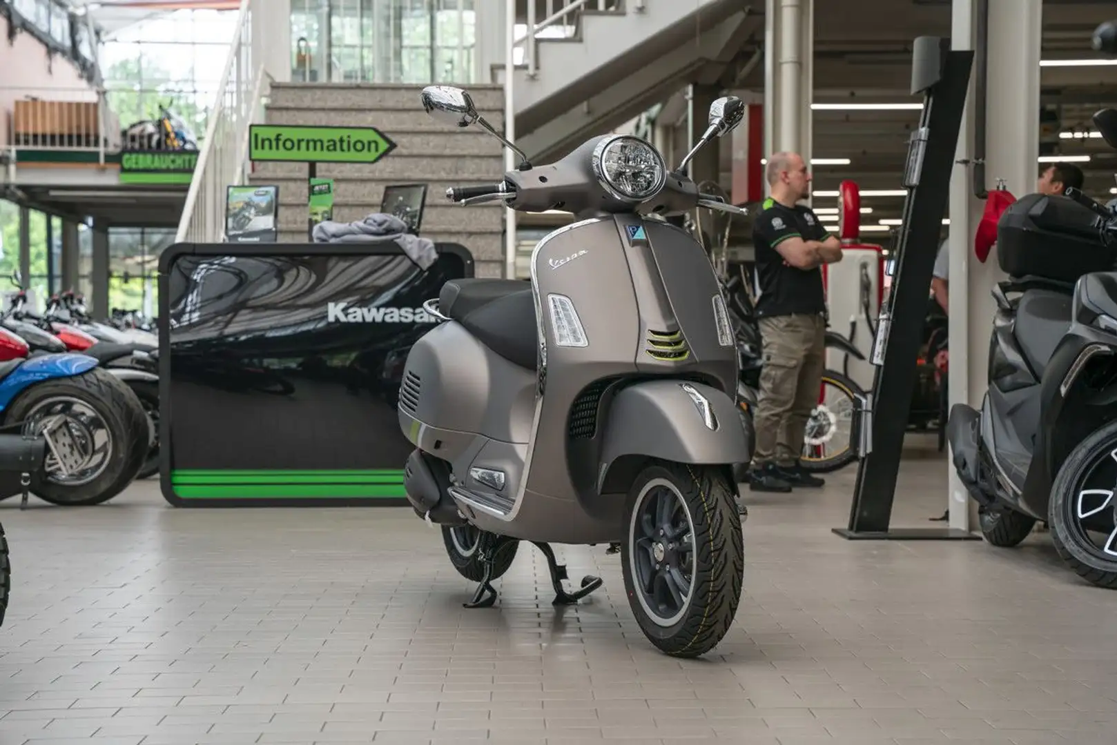 Vespa GTS 310 Supertech, Lieferservice Szürke - 2
