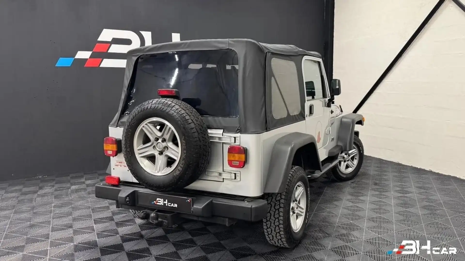 Jeep Wrangler 2.5 120 TWIN SPIRIT AWD Gris - 2