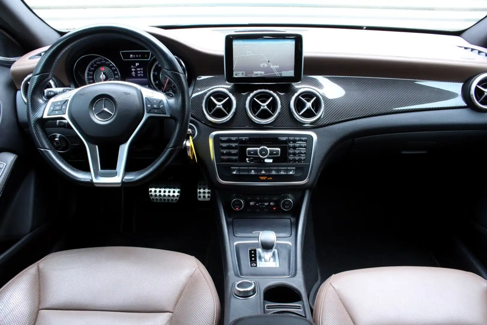 Mercedes-Benz GLA 45 AMG 4Matic 361pk H/K PANO MEMORY LEDER CAMERA '15 Barna - 2