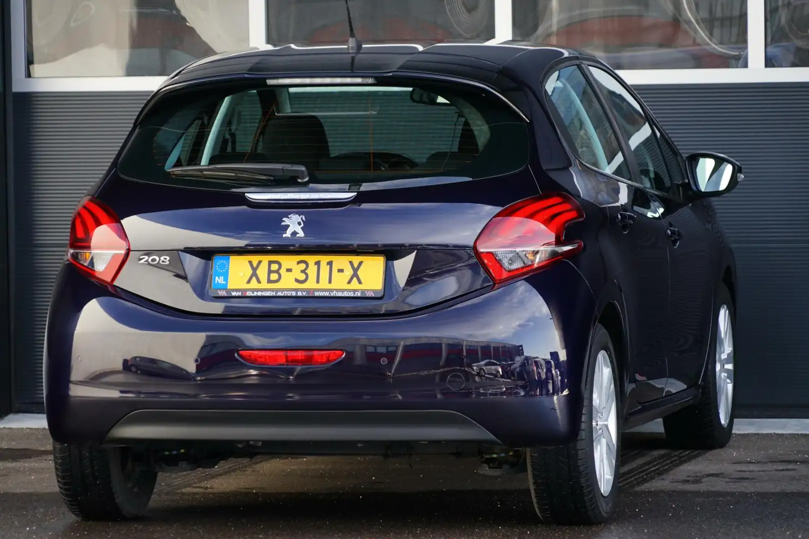 Peugeot 208 1.2 PureTech Signature, NL, CarPlay, PDC, cruise Blauw - 2