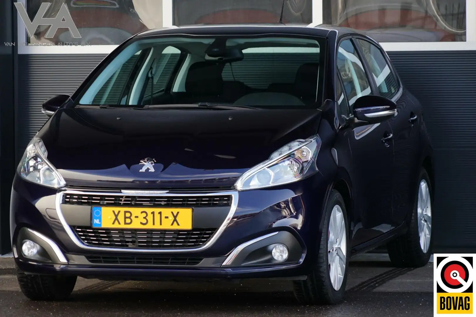 Peugeot 208 1.2 PureTech Signature, NL, CarPlay, PDC, cruise Blauw - 1