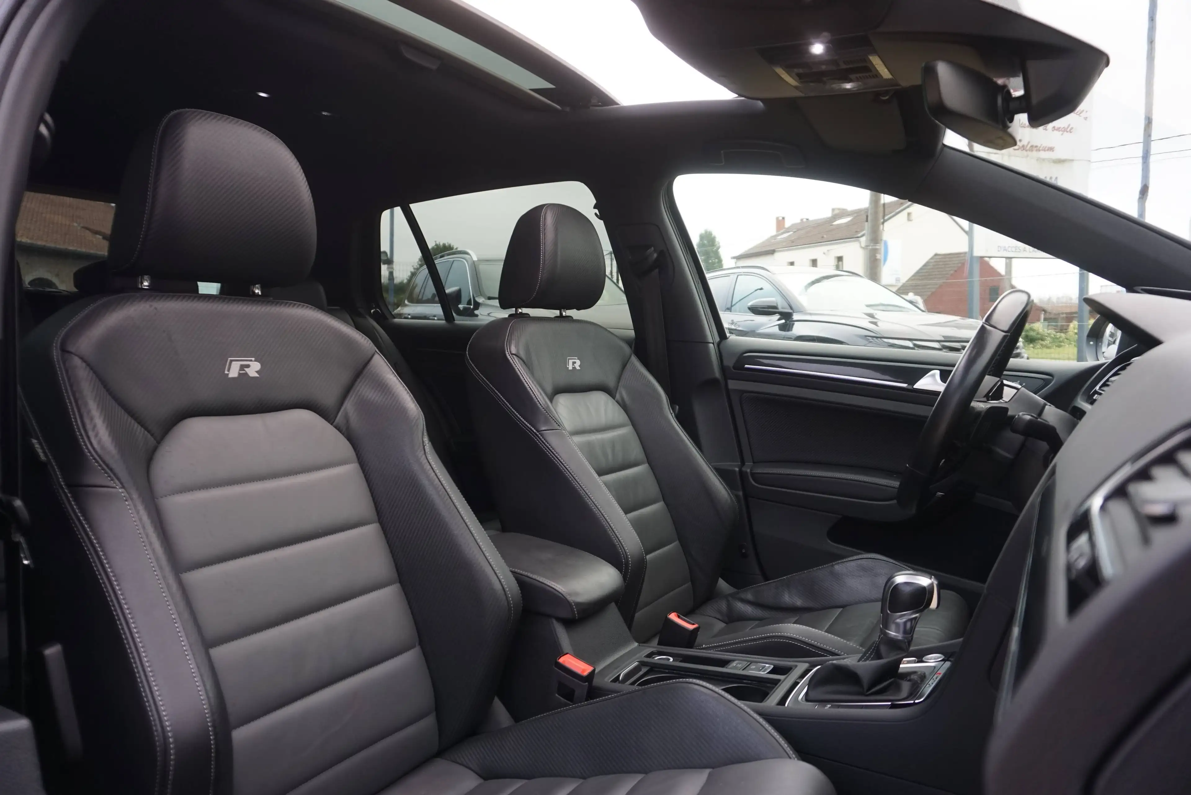 Volkswagen Golf R 2.0 TSI 4Motion COCKPIT DSG PANO CAM DISTRONIC EU6 — photo 10