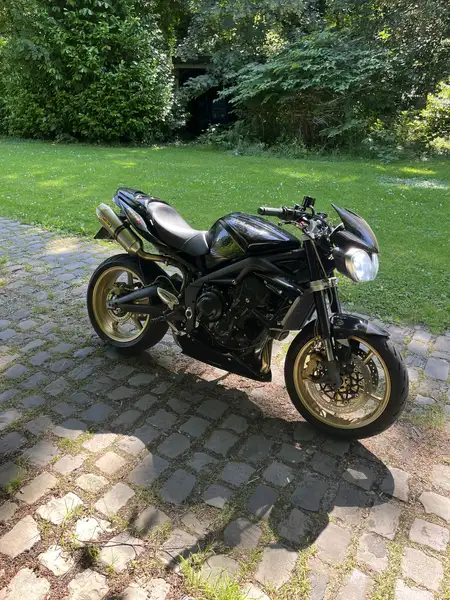 Triumph Street Triple - foto 2