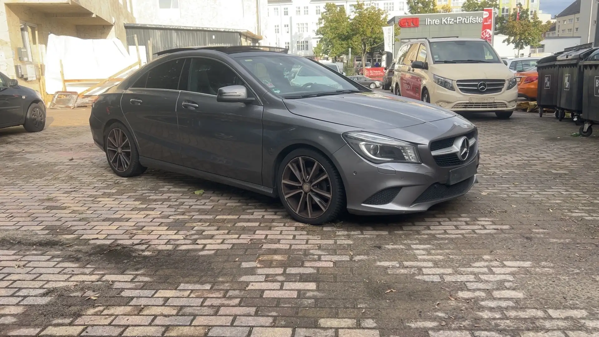 Mercedes-Benz CLA 200 7G-DCT - 2