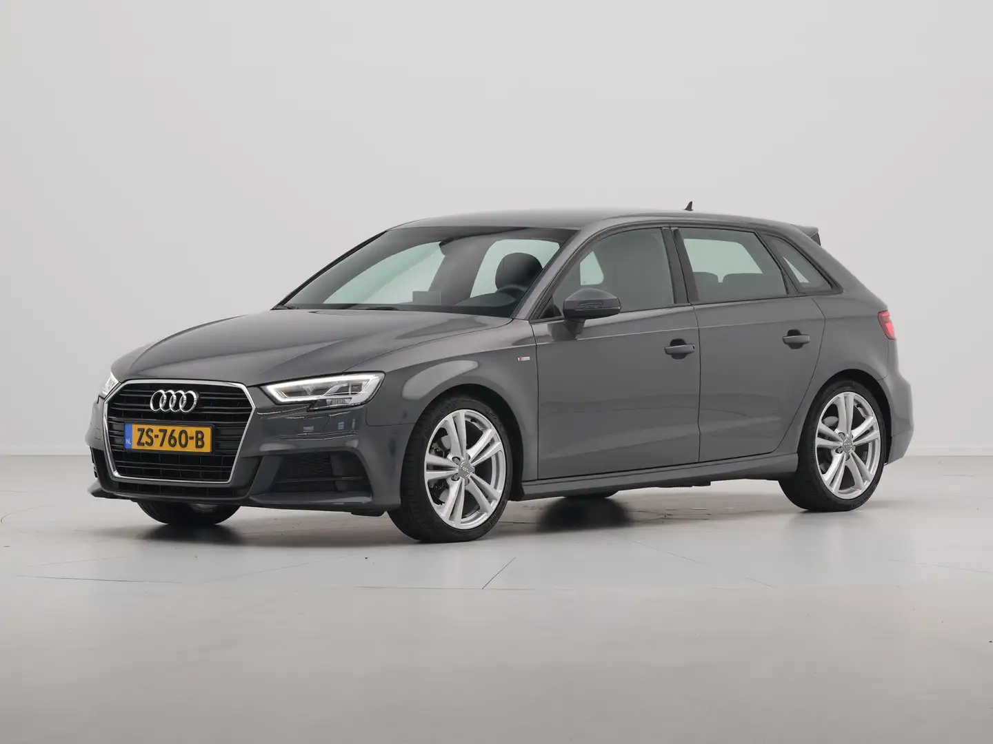 Audi A3 Sportback 35 TFSI CoD 150pk S-Tronic Advance Sport Gris - 2