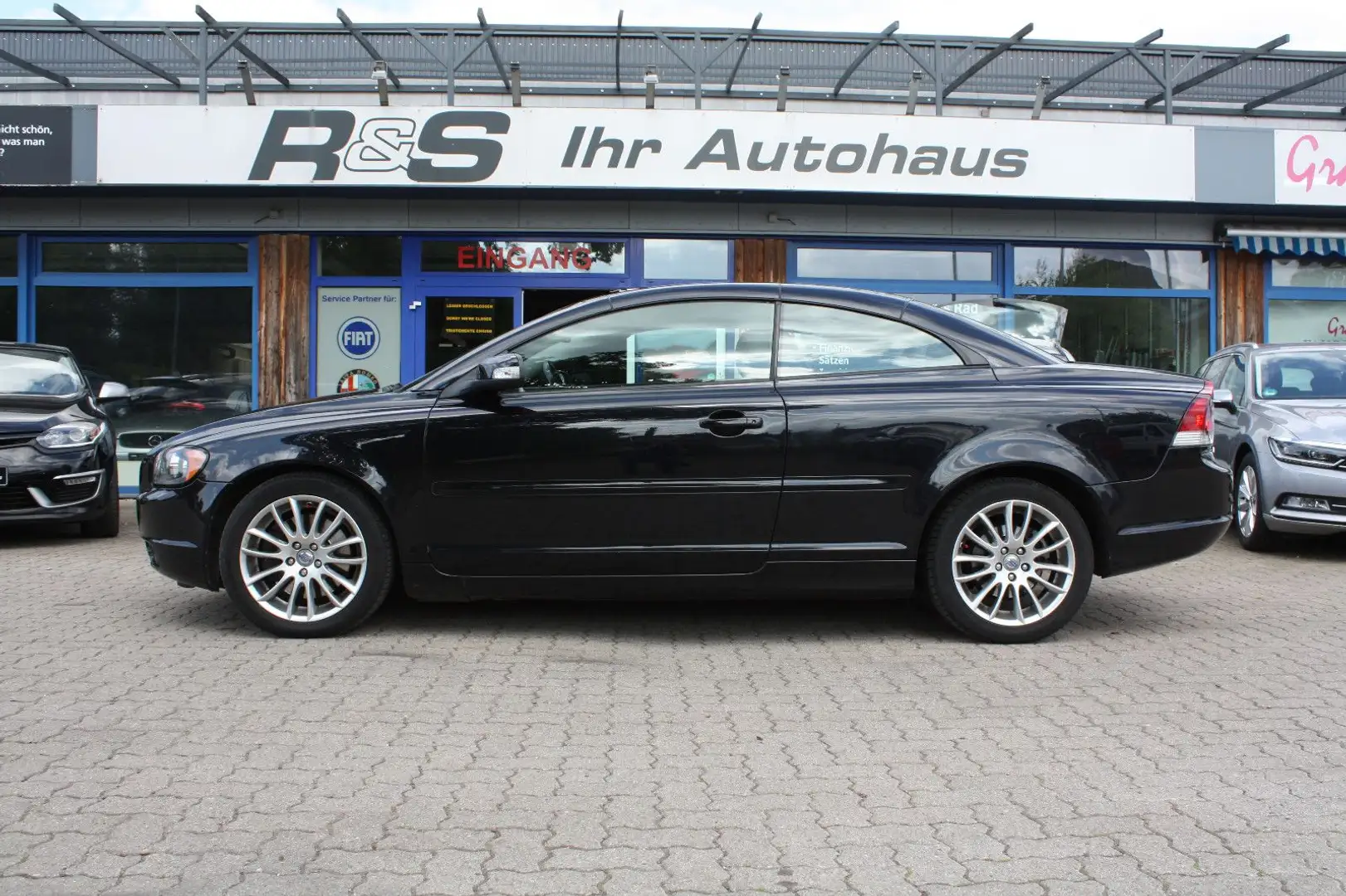 Volvo C70 Cabriolet 2.0 D Momentum Schwarz - 2