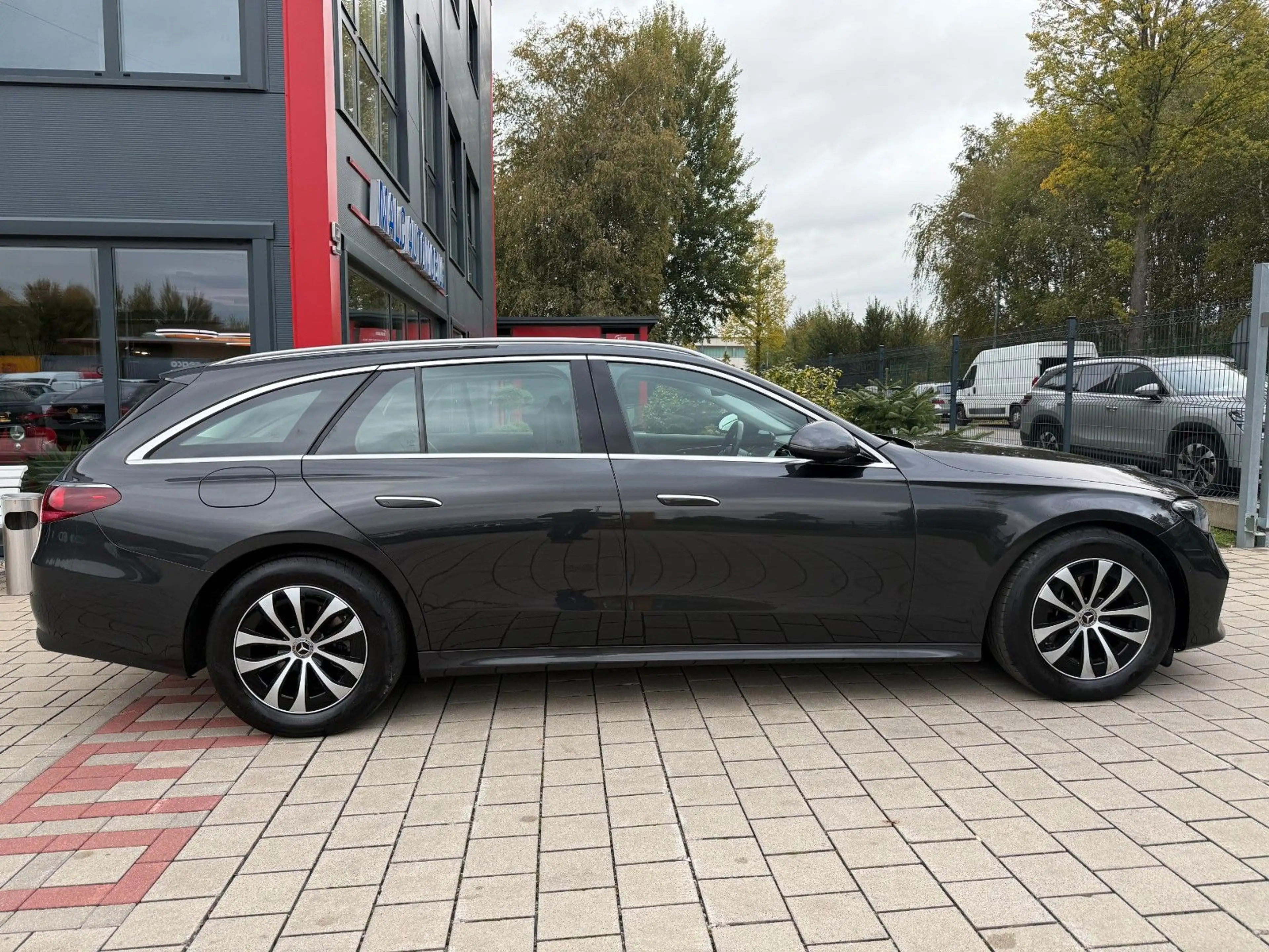 Mercedes-Benz E 220 d Avantgarde Advanced — photo 4