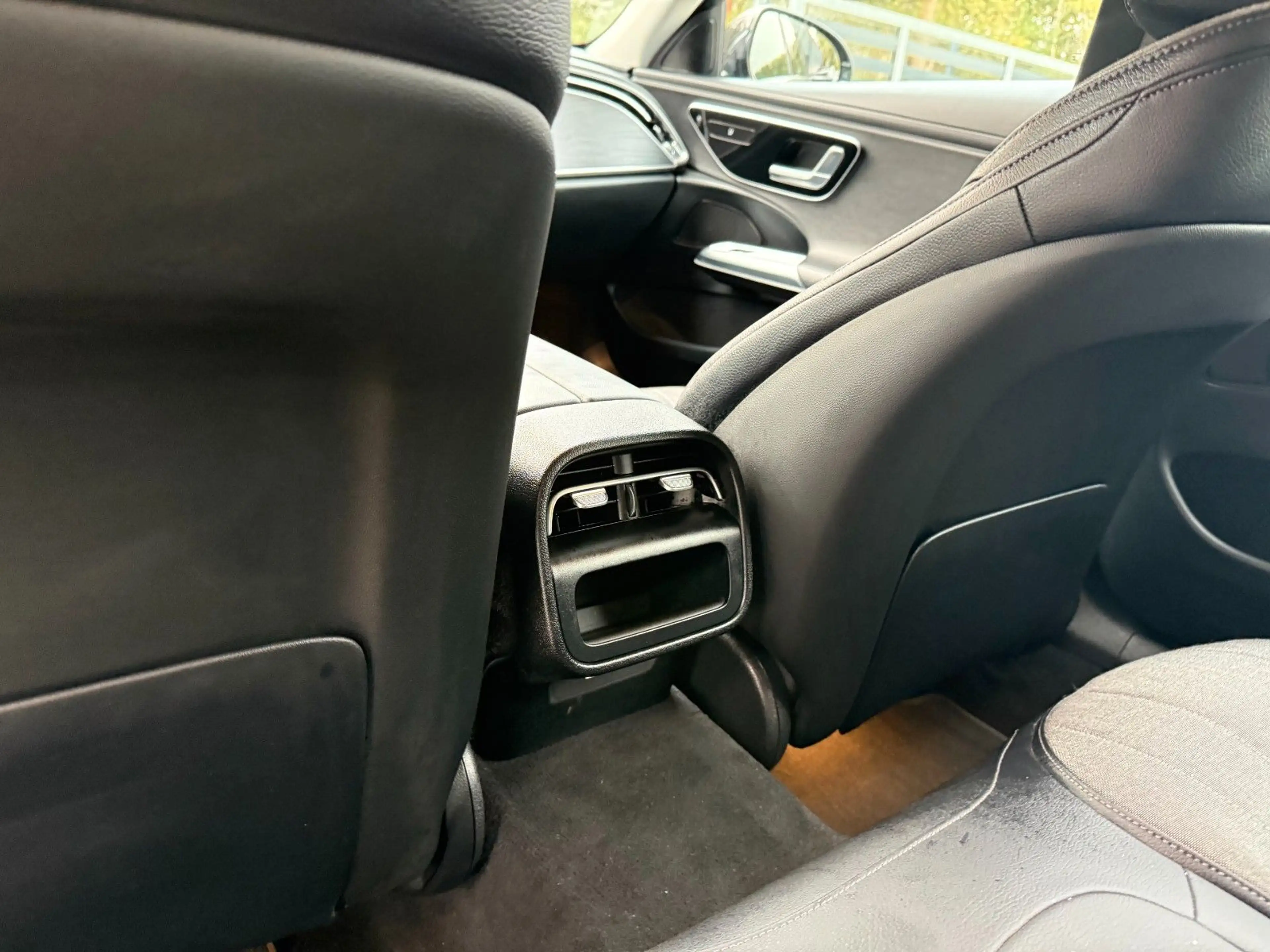 Mercedes-Benz E 220 d Avantgarde Advanced — photo 15
