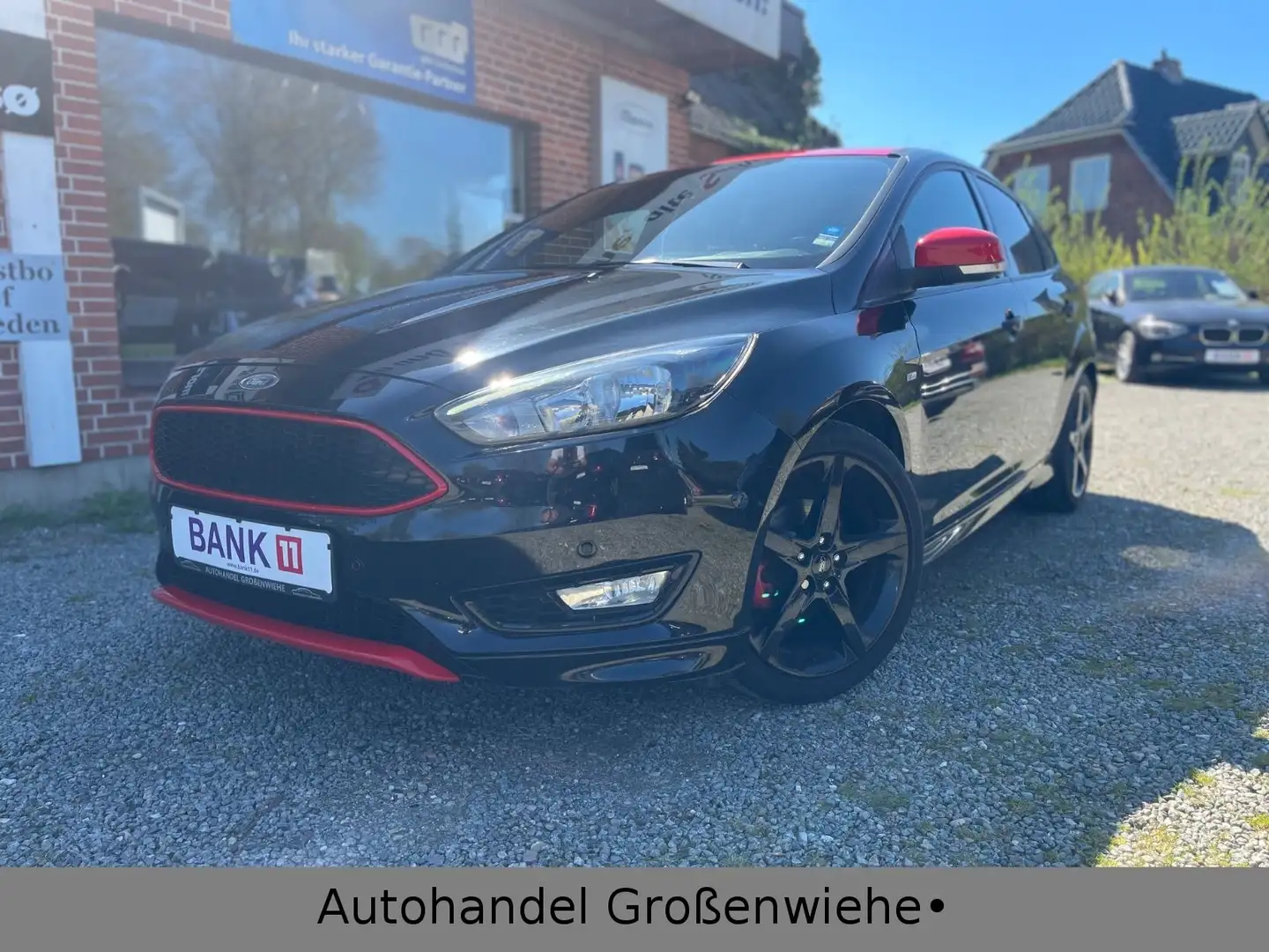 Ford Focus Lim*ST-Line*LED*SHZ*NAVI*LHZ*PDC* Noir - 1