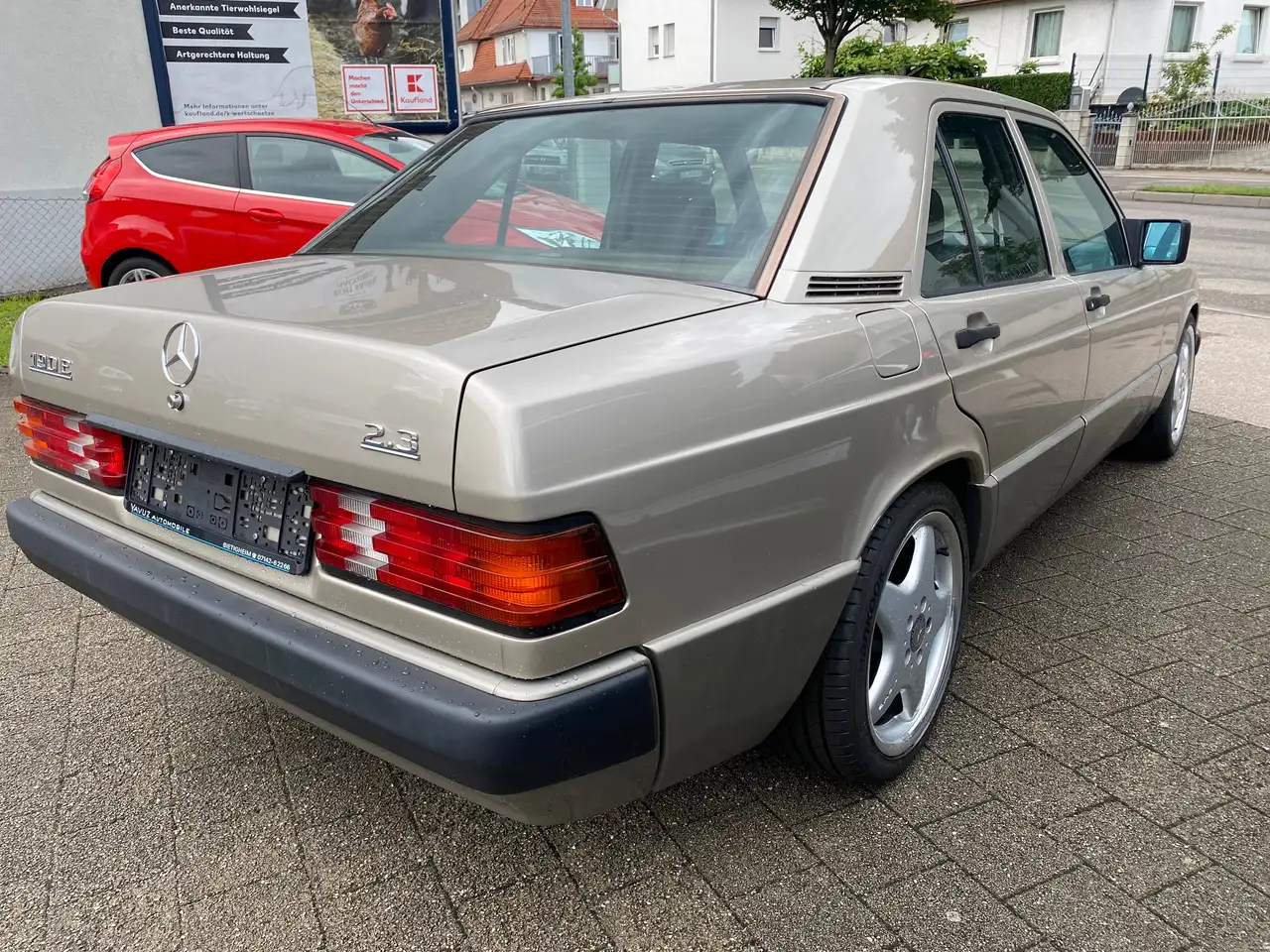 Mercedes-Benz 190 E 2.3, foto 8