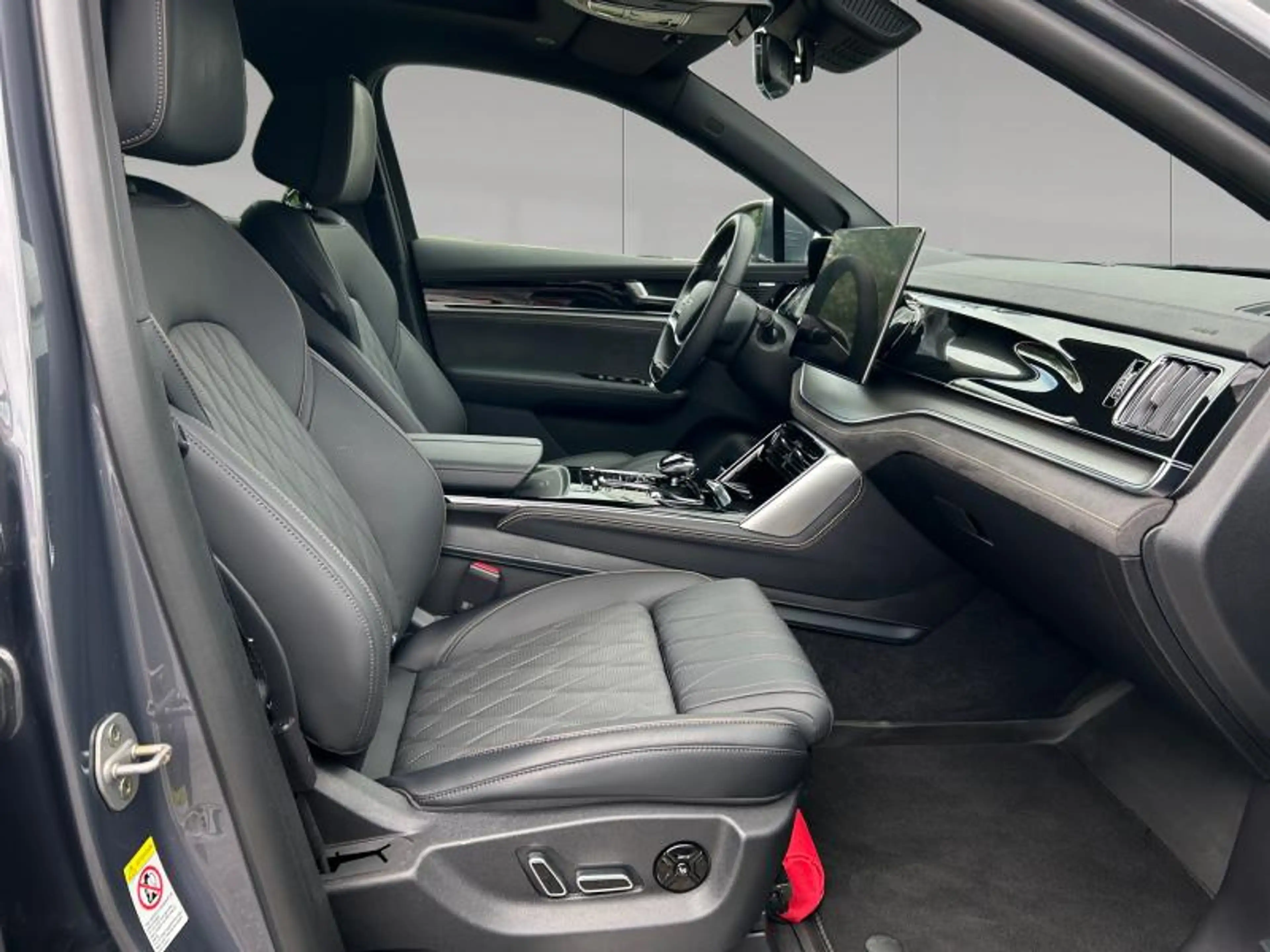 BYD Tang — photo 3