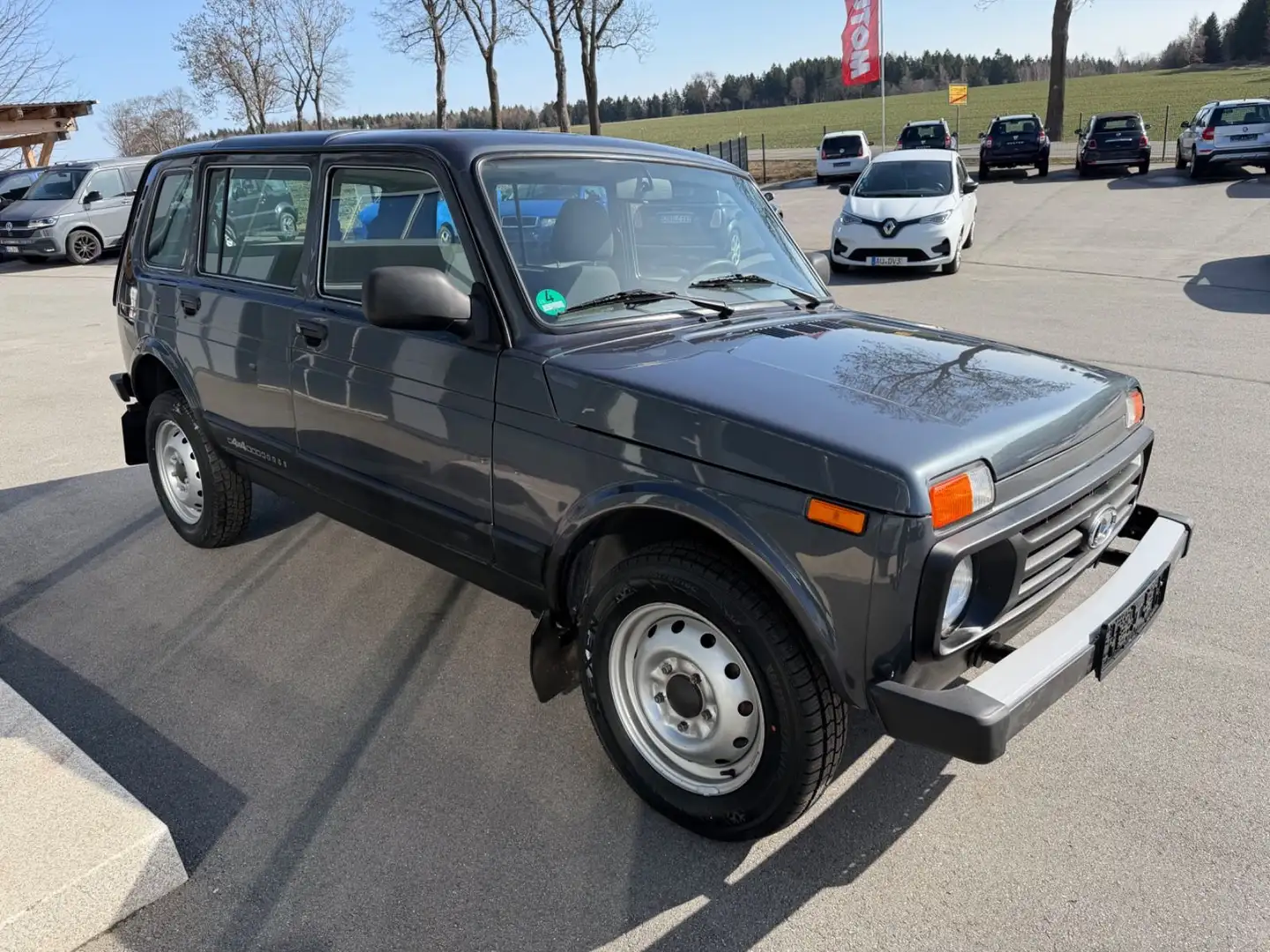 Lada Taiga 5-trg. Basis 4x4 Grau - 2