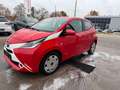 Toyota Aygo AYGO x-play Rosso - thumbnail 2