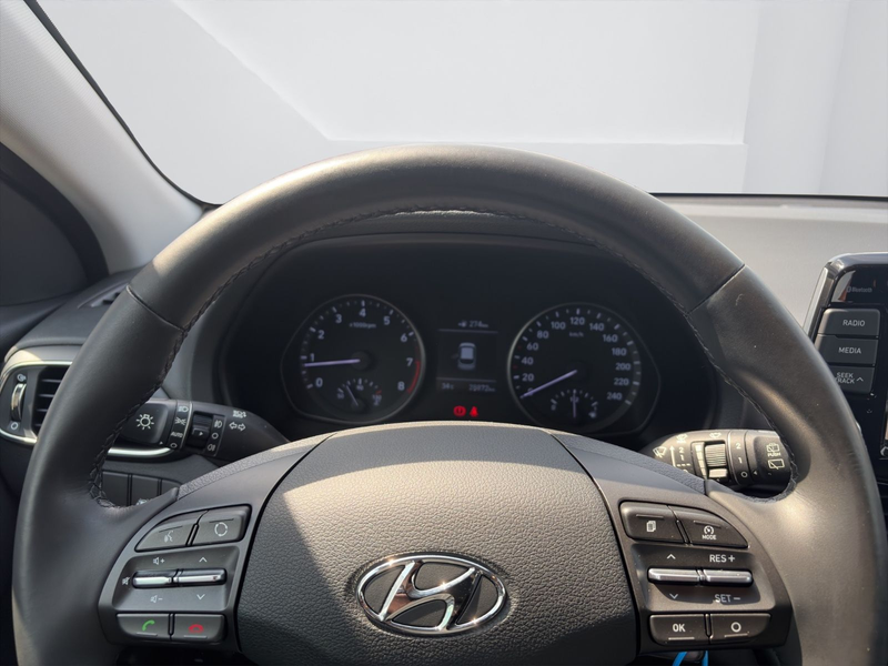 Hyundai i30 Select*Navigations-Paket*PDC*KAM*Apple* — photo 12