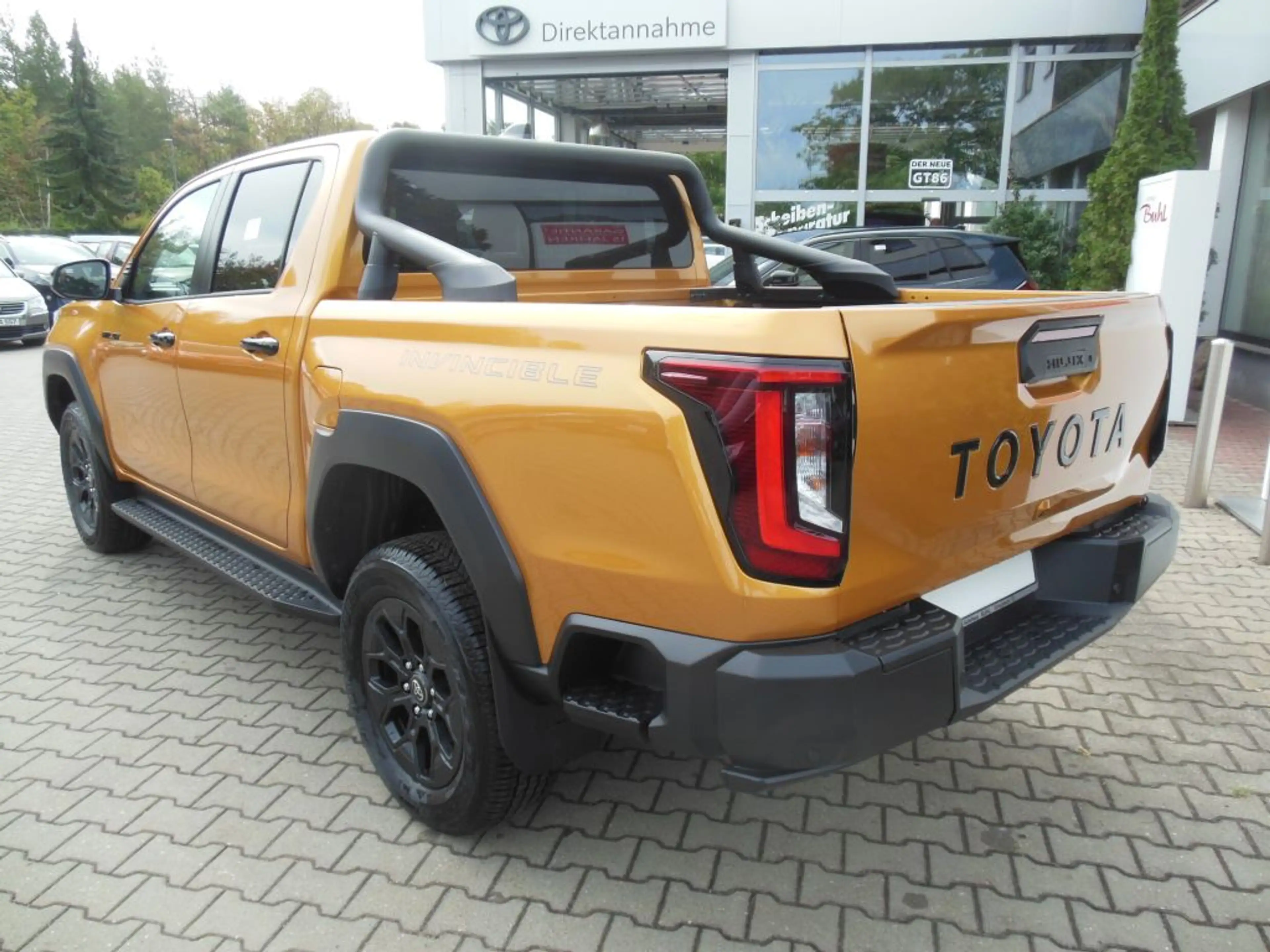 Toyota Hilux 4x4 Double Cab Autm. Invincible (AN2P) — photo 3