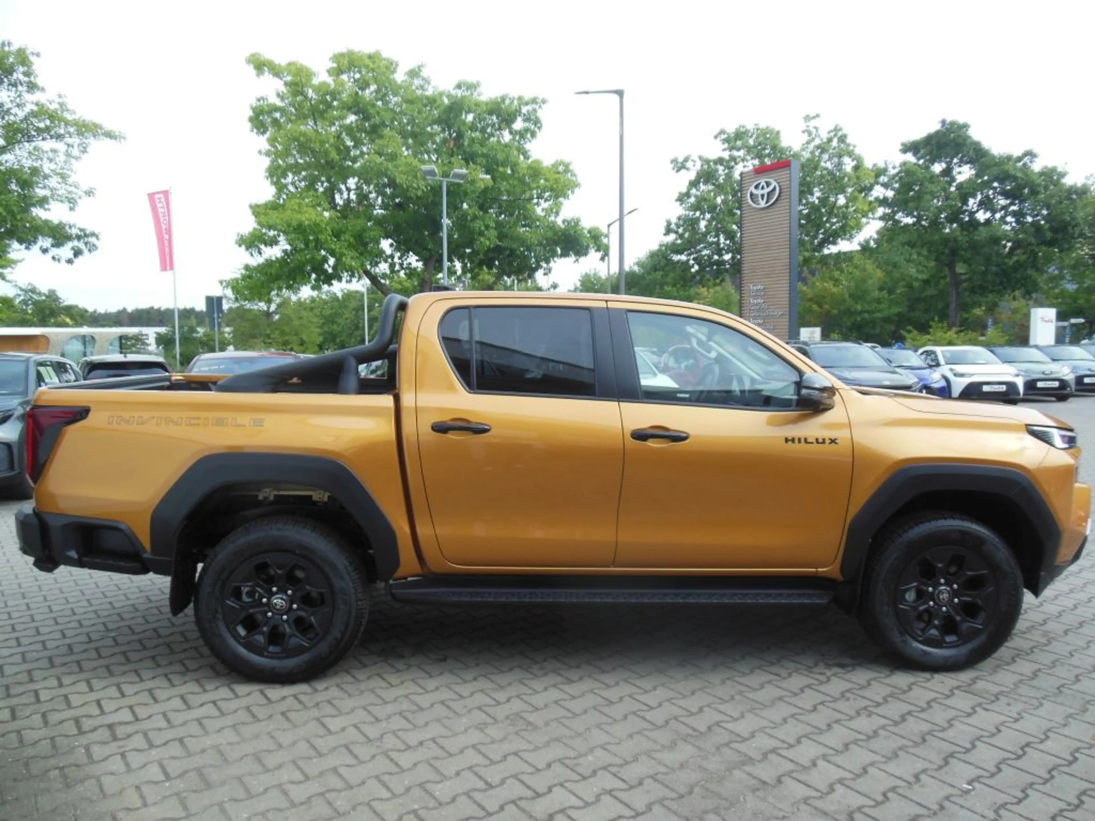 Toyota Hilux 4x4 Double Cab Autm. Invincible (AN2P) — photo 5