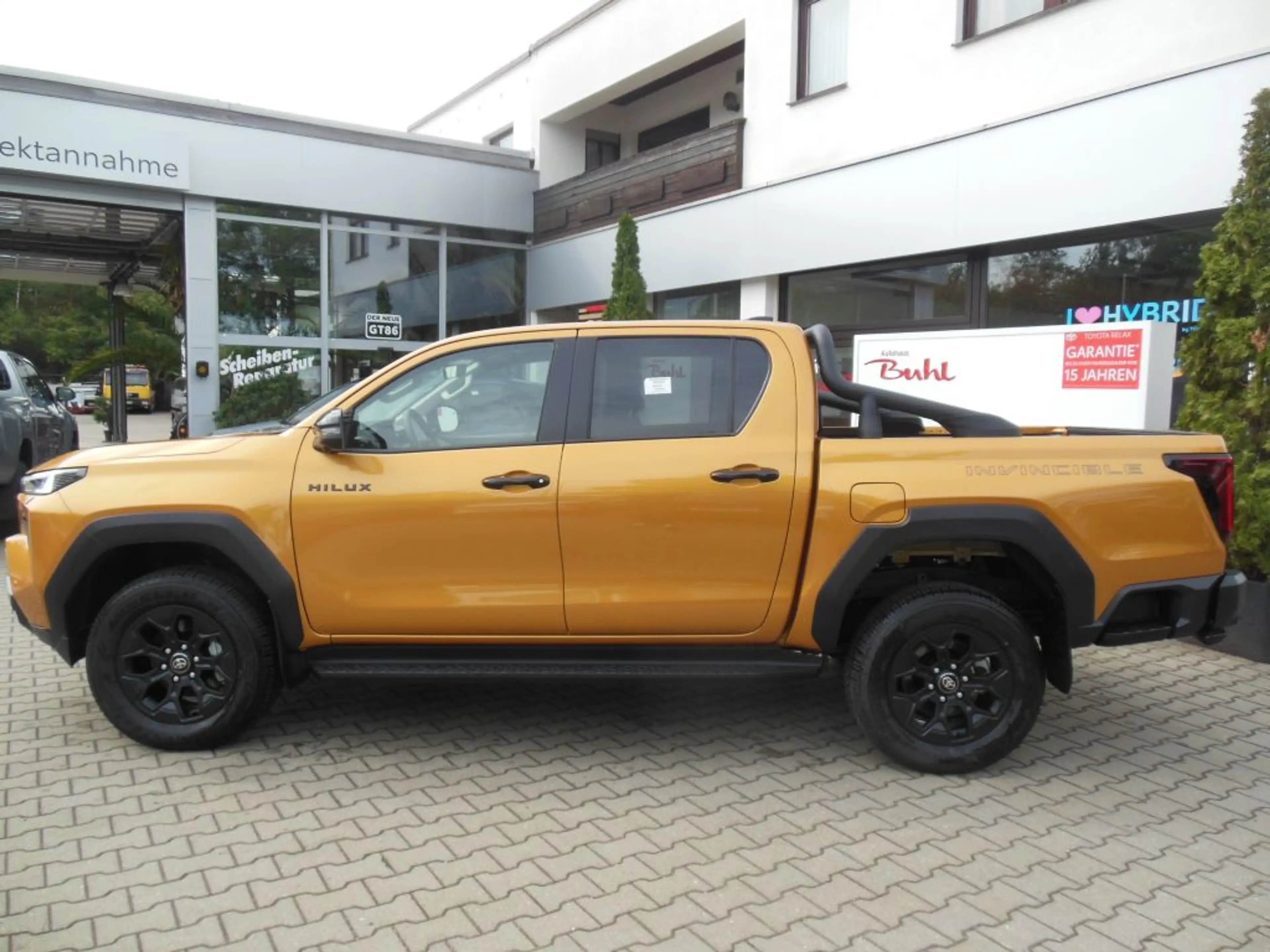 Toyota Hilux 4x4 Double Cab Autm. Invincible (AN2P) — photo 2