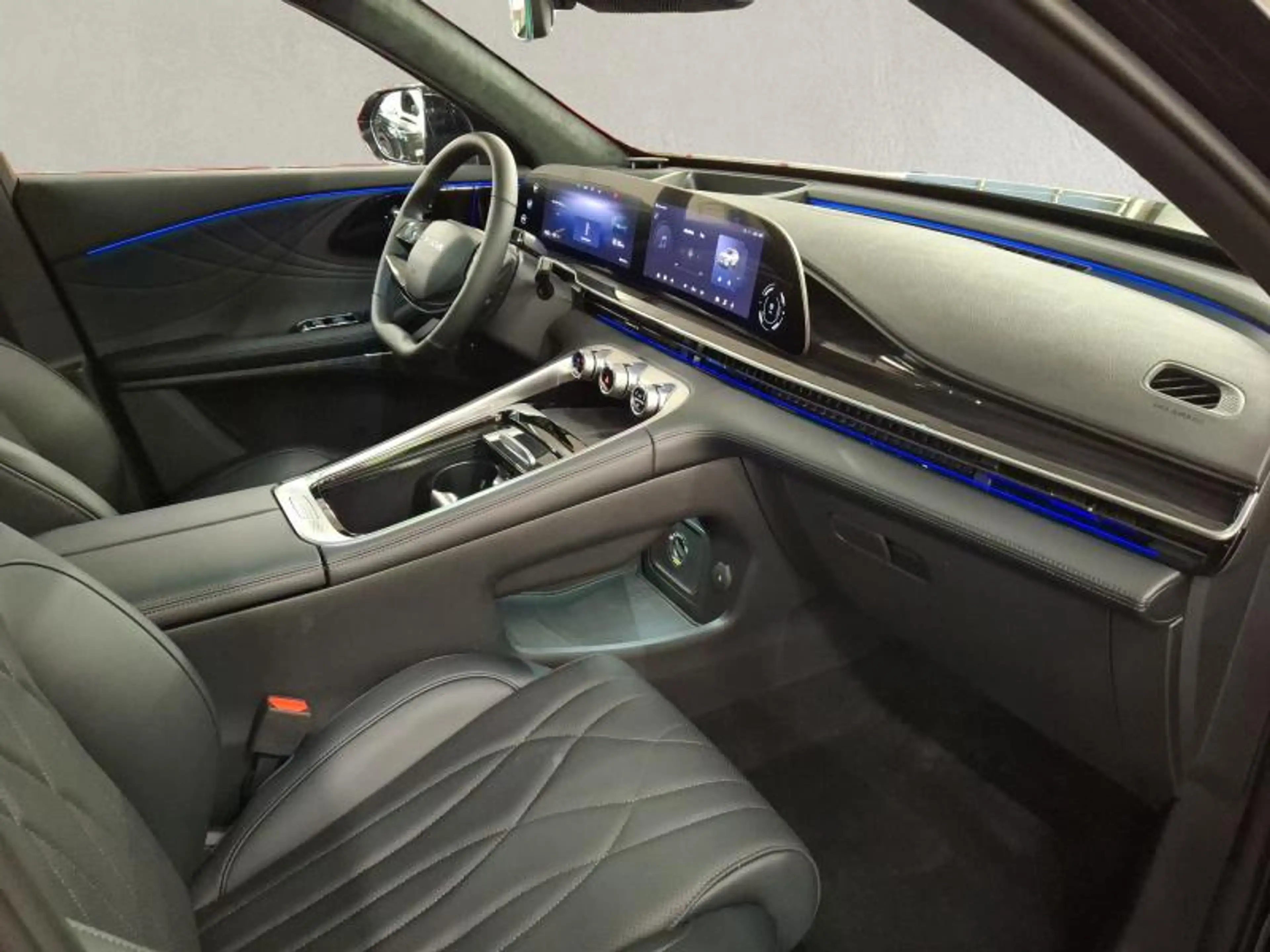 Omoda 9 PHEV Premium Full Option — photo 15