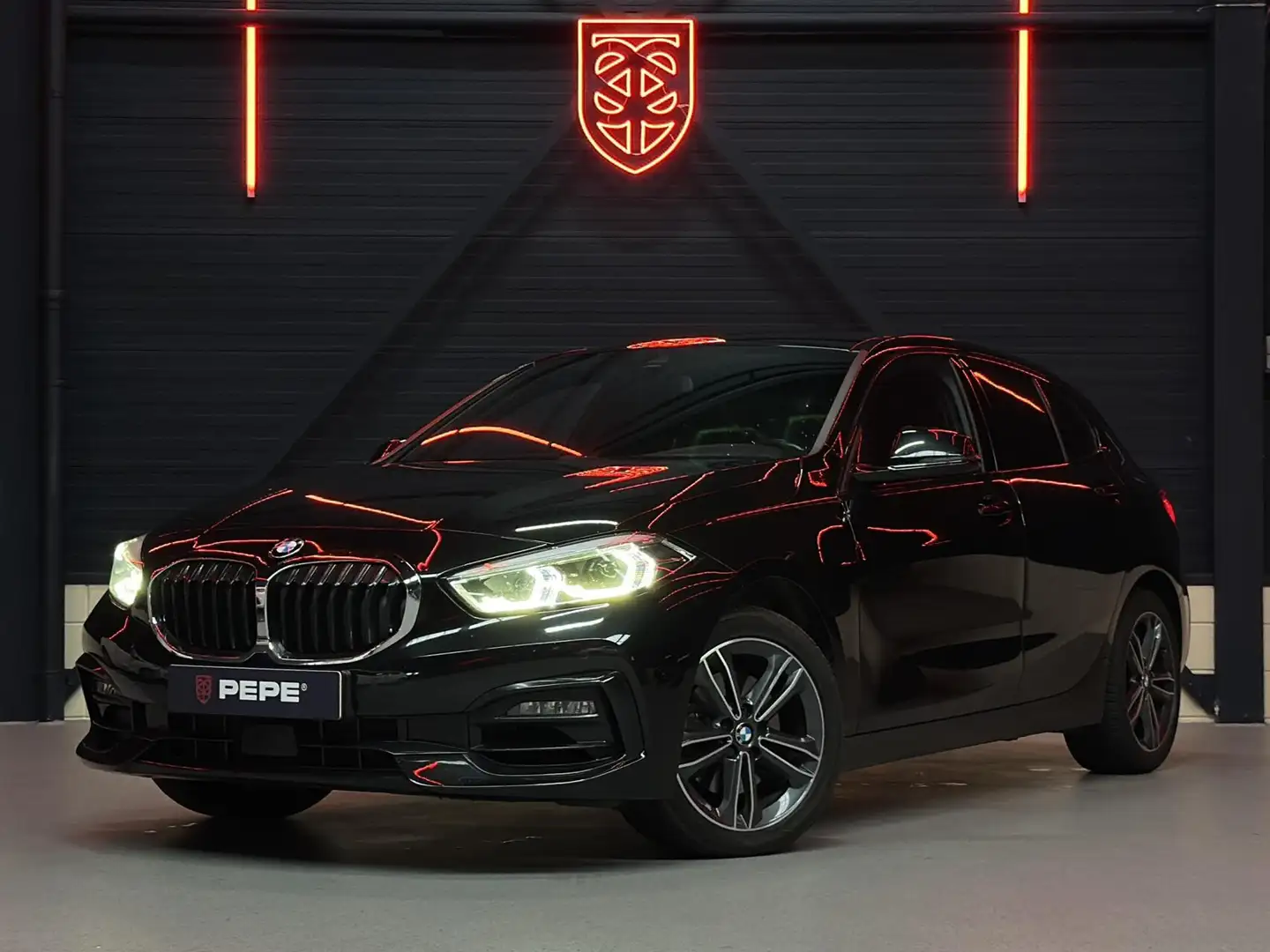 BMW 118 1-serie 118i Executive Edition Sport |AUT.|LED|PDC Negro - 1