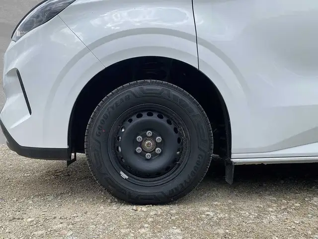 Ford Transit Custom view 9