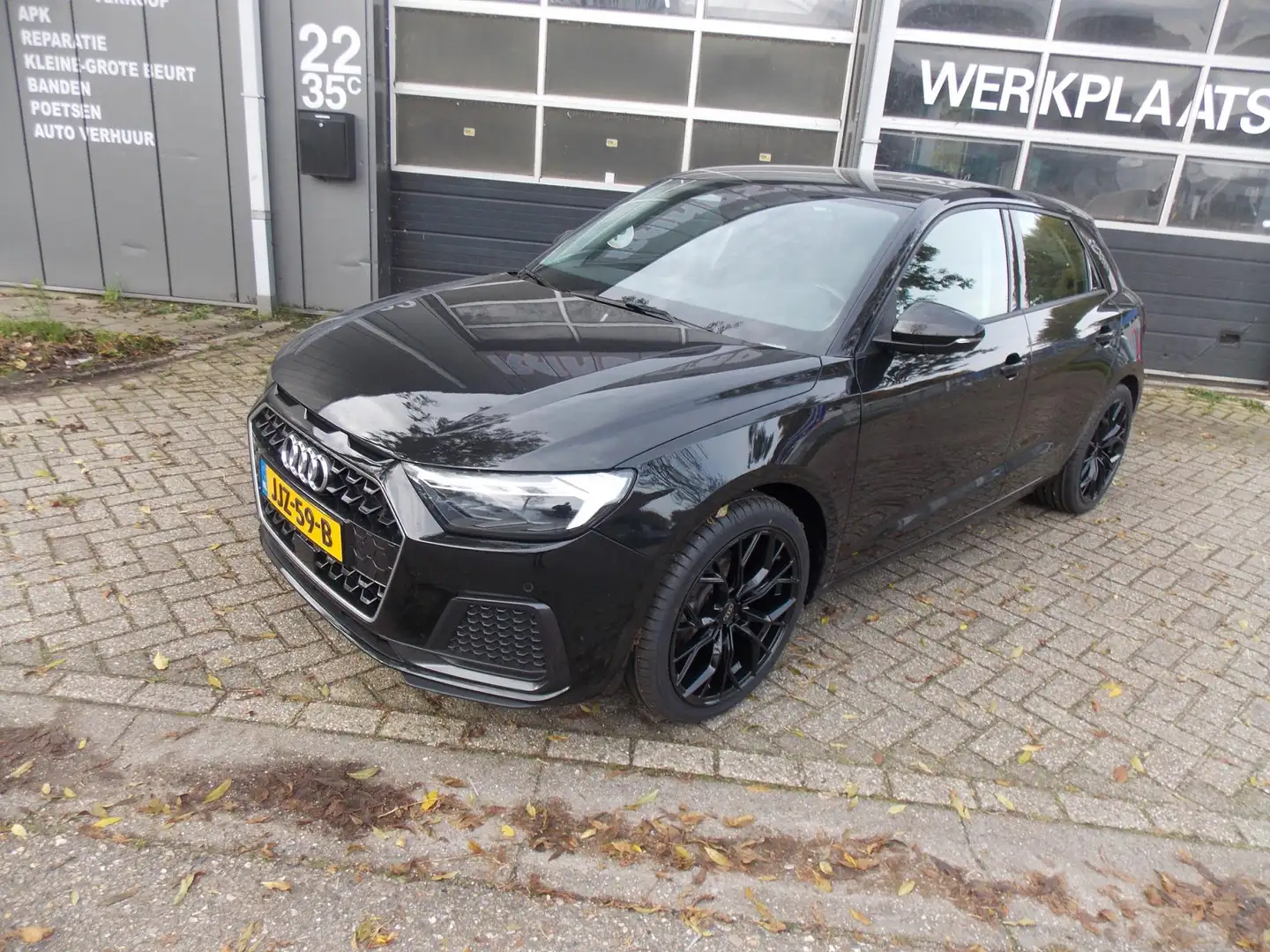 Audi A1 SPORTBACK 25 TFSI Advanced edition Automaat Airco Zwart - 2