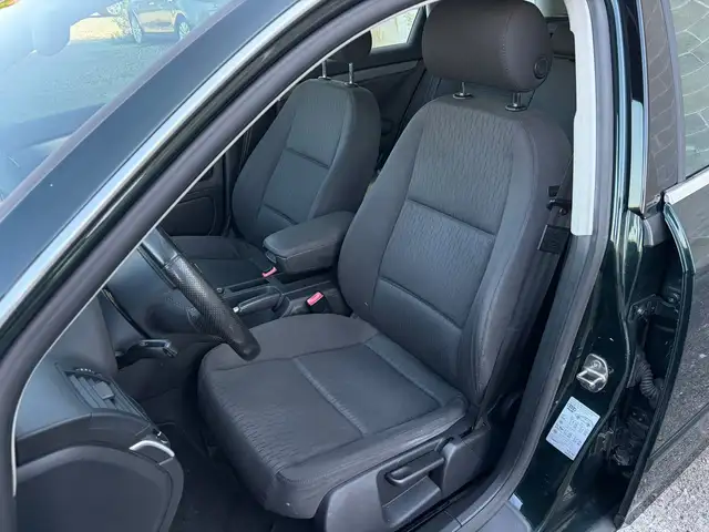 Audi A4 view 8