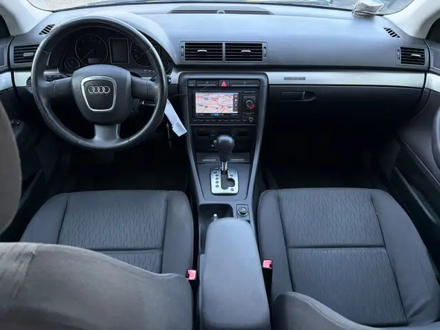 Audi A4 view 9