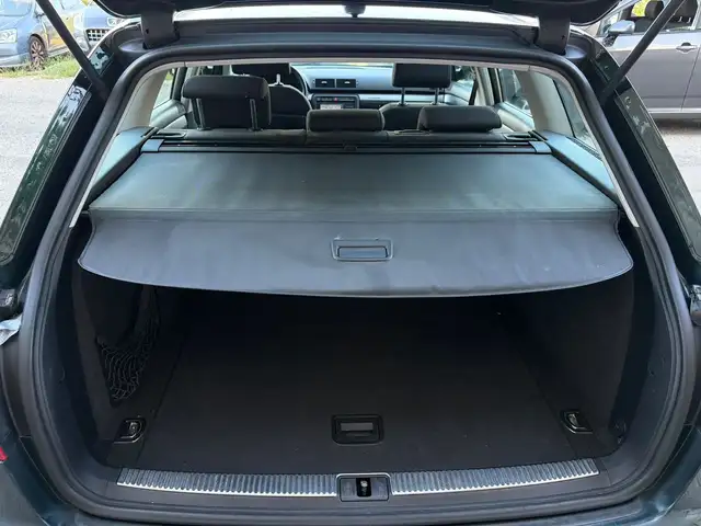Audi A4 view 7