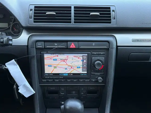 Audi A4 view 12