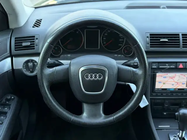 Audi A4 view 10