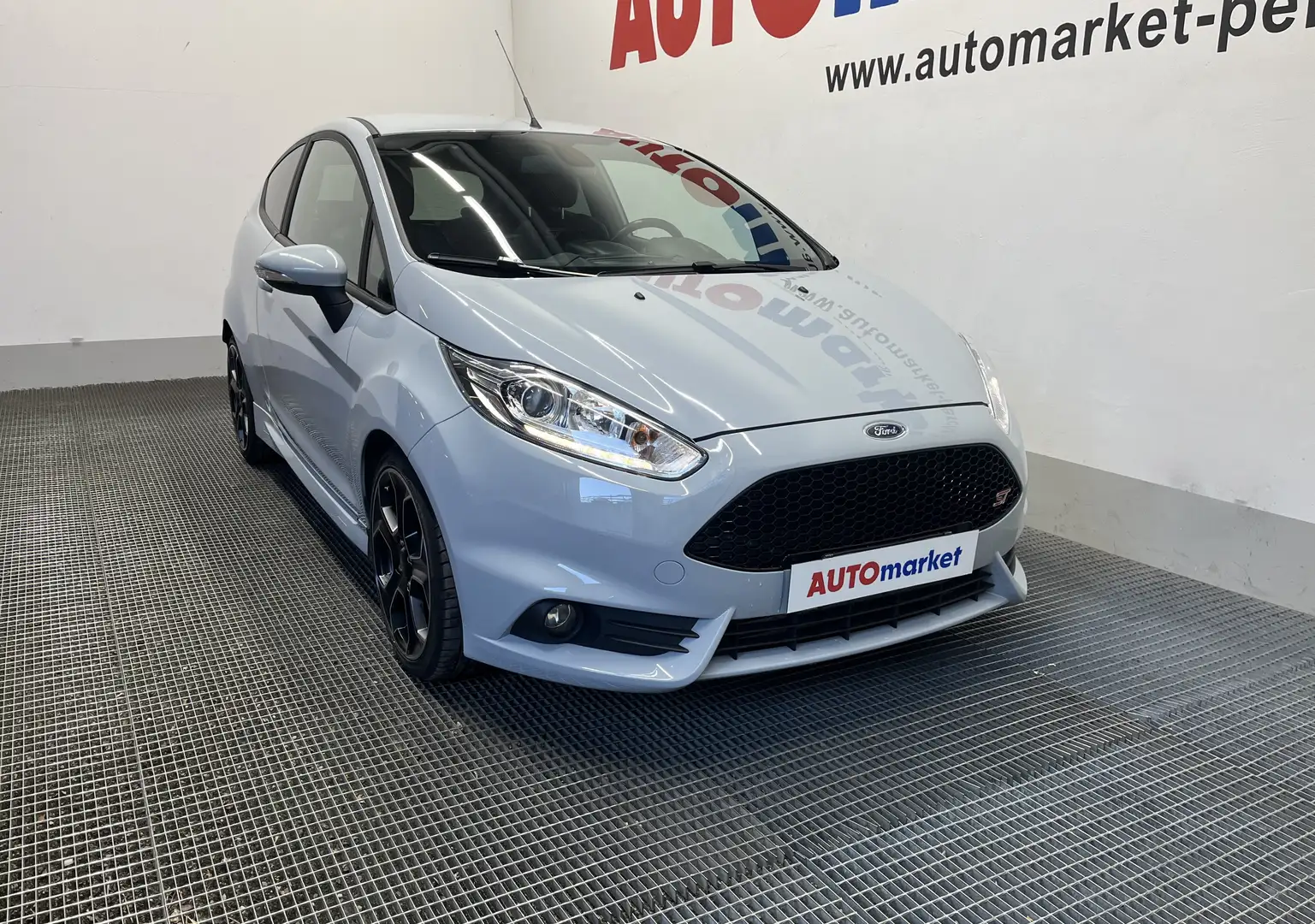 Ford Fiesta Fiesta VI 2013 3p 1.6 ST 200cv Grigio - 2