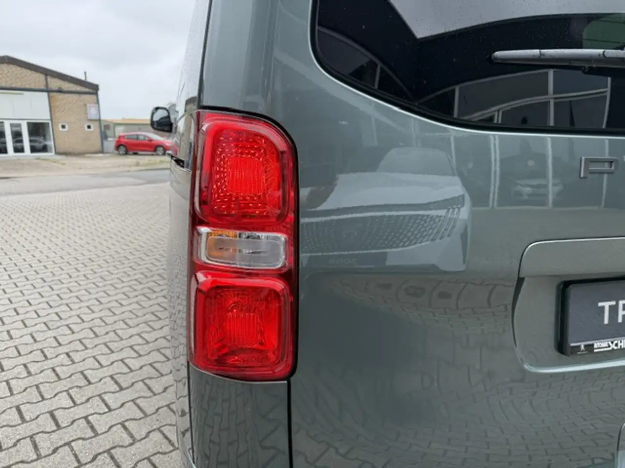 Peugeot Traveller L2 BlueHDI 180, ACC, el. Schiebetüren, AHK, uvm., миниатюра 11