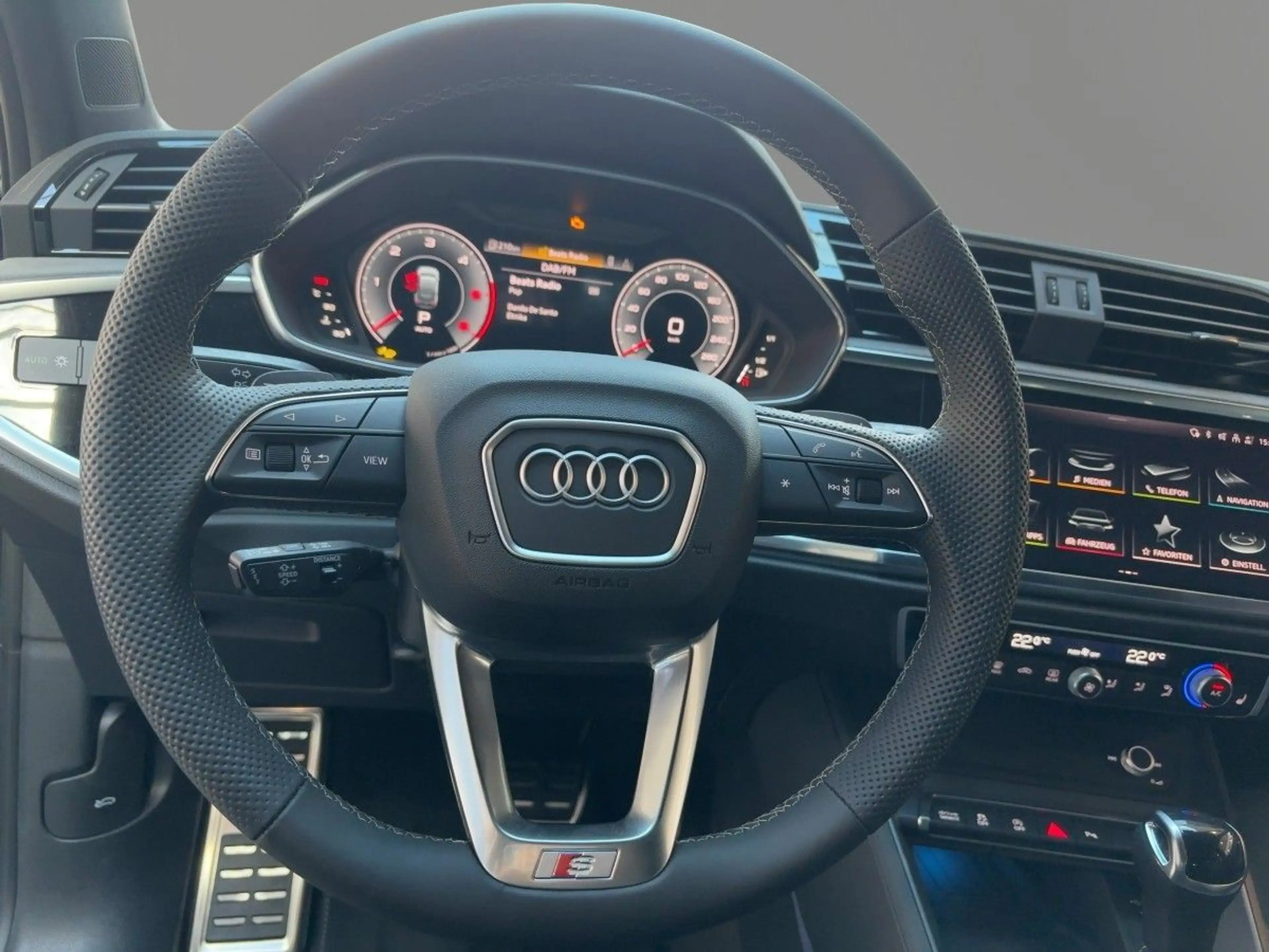 Audi Q3 S-Line 40 TDI qu AHK MATRIX SONOS — photo 11