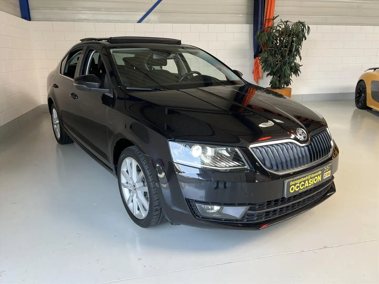 Skoda Octavia 1.2 TSI Style Businessline, Pano, Stoelverw, Camer Noir - 1