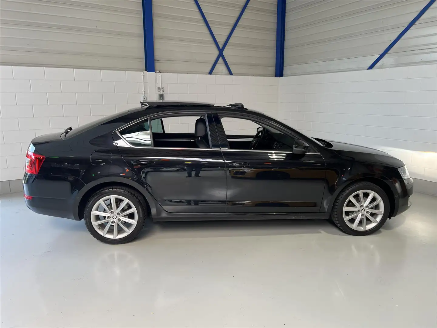 Skoda Octavia 1.2 TSI Style Businessline, Pano, Stoelverw, Camer Noir - 2