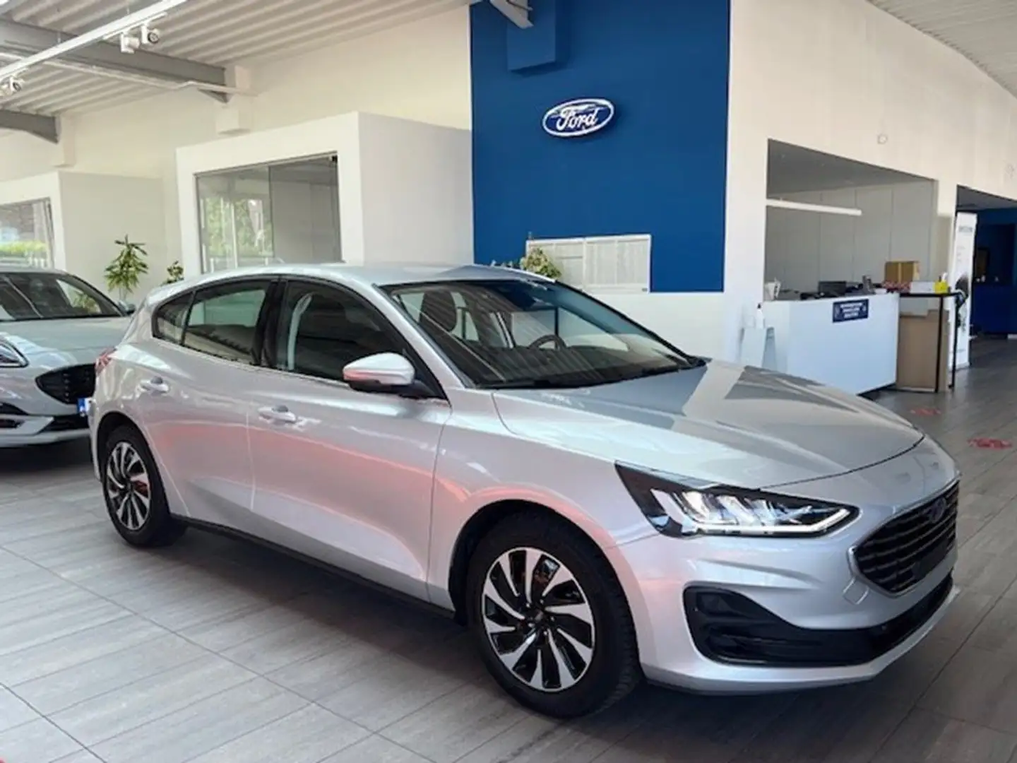 Ford Focus 1.0i EcoBoost 125pk mHEV Titanium AUTOMAAT - 1